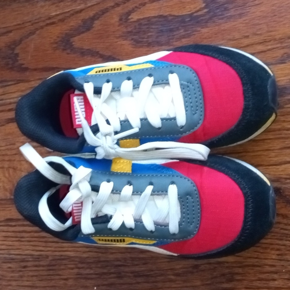 Kids pumas